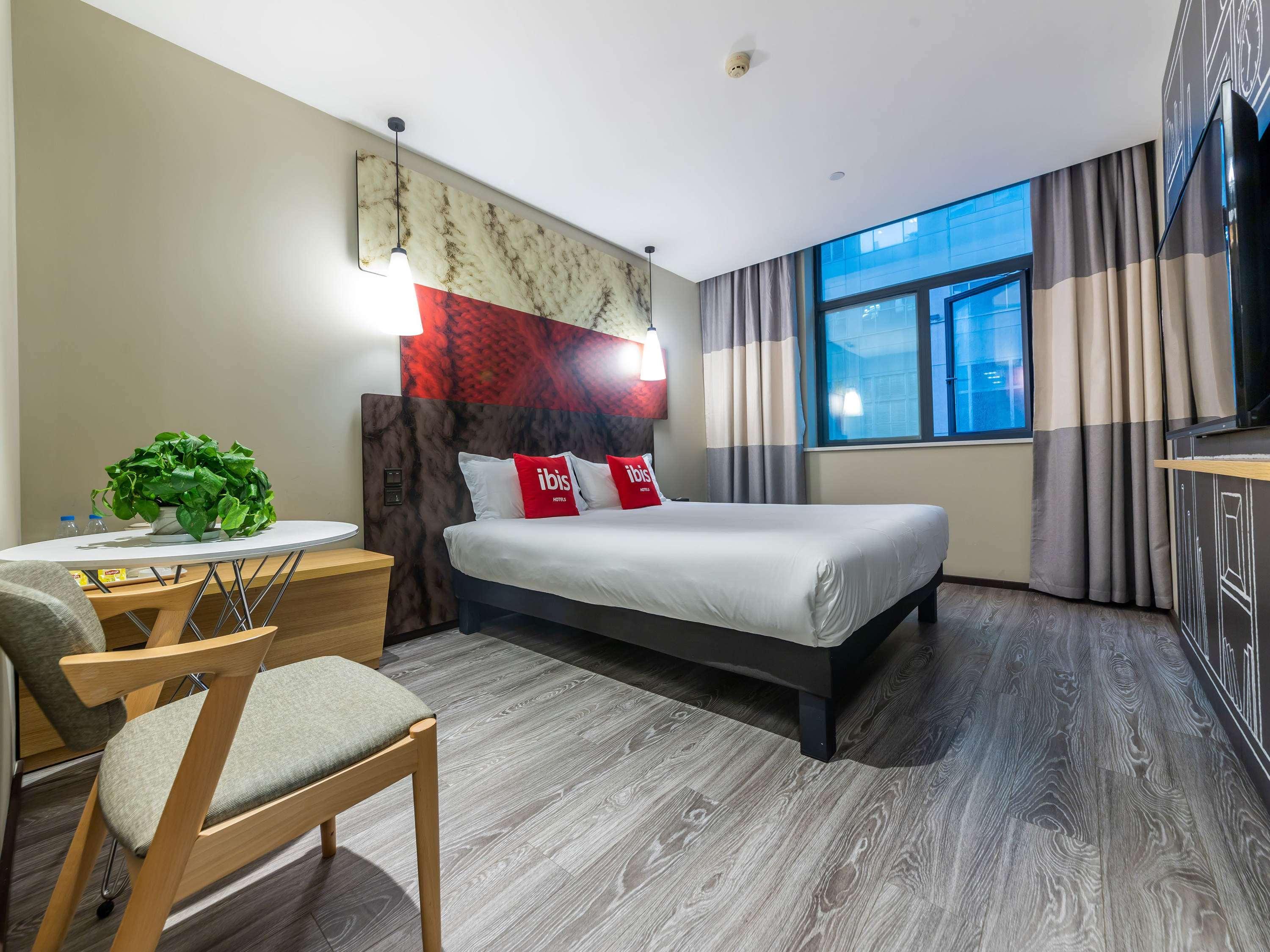 Ibis Chongqing Jiefangbei Pedestrian Street Hotel Dış mekan fotoğraf