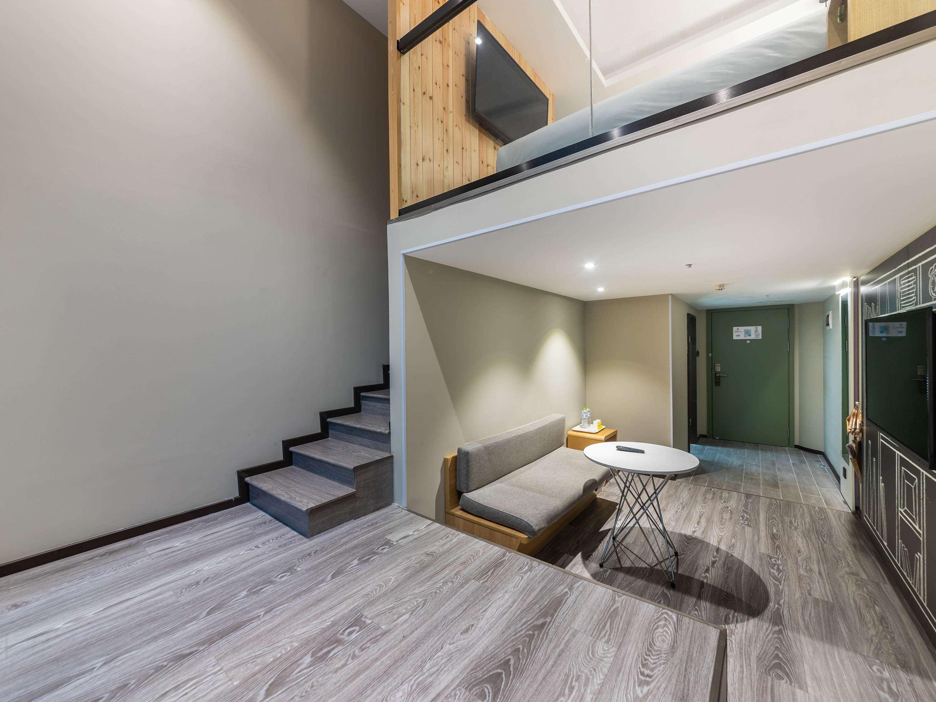 Ibis Chongqing Jiefangbei Pedestrian Street Hotel Dış mekan fotoğraf