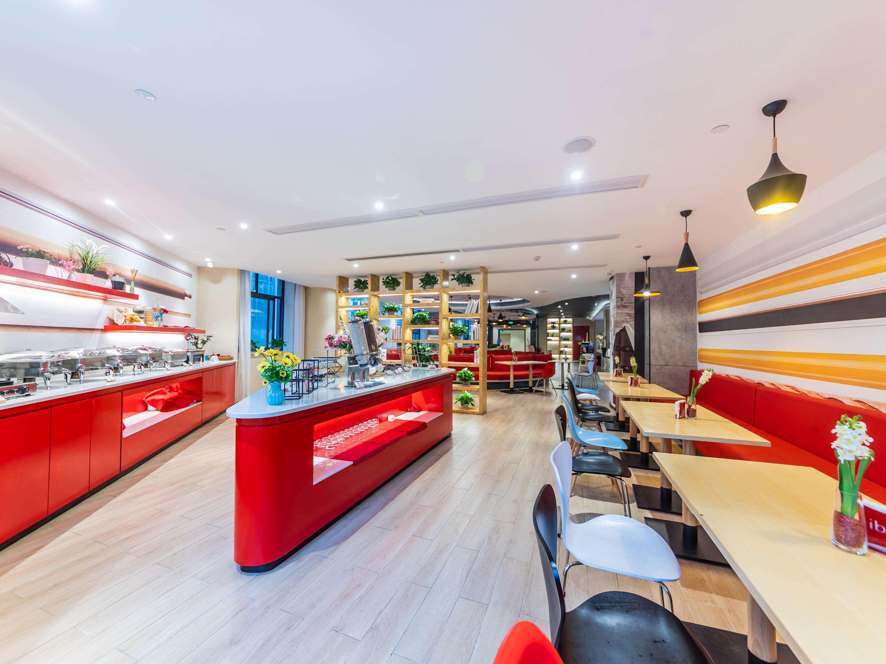 Ibis Chongqing Jiefangbei Pedestrian Street Hotel Dış mekan fotoğraf