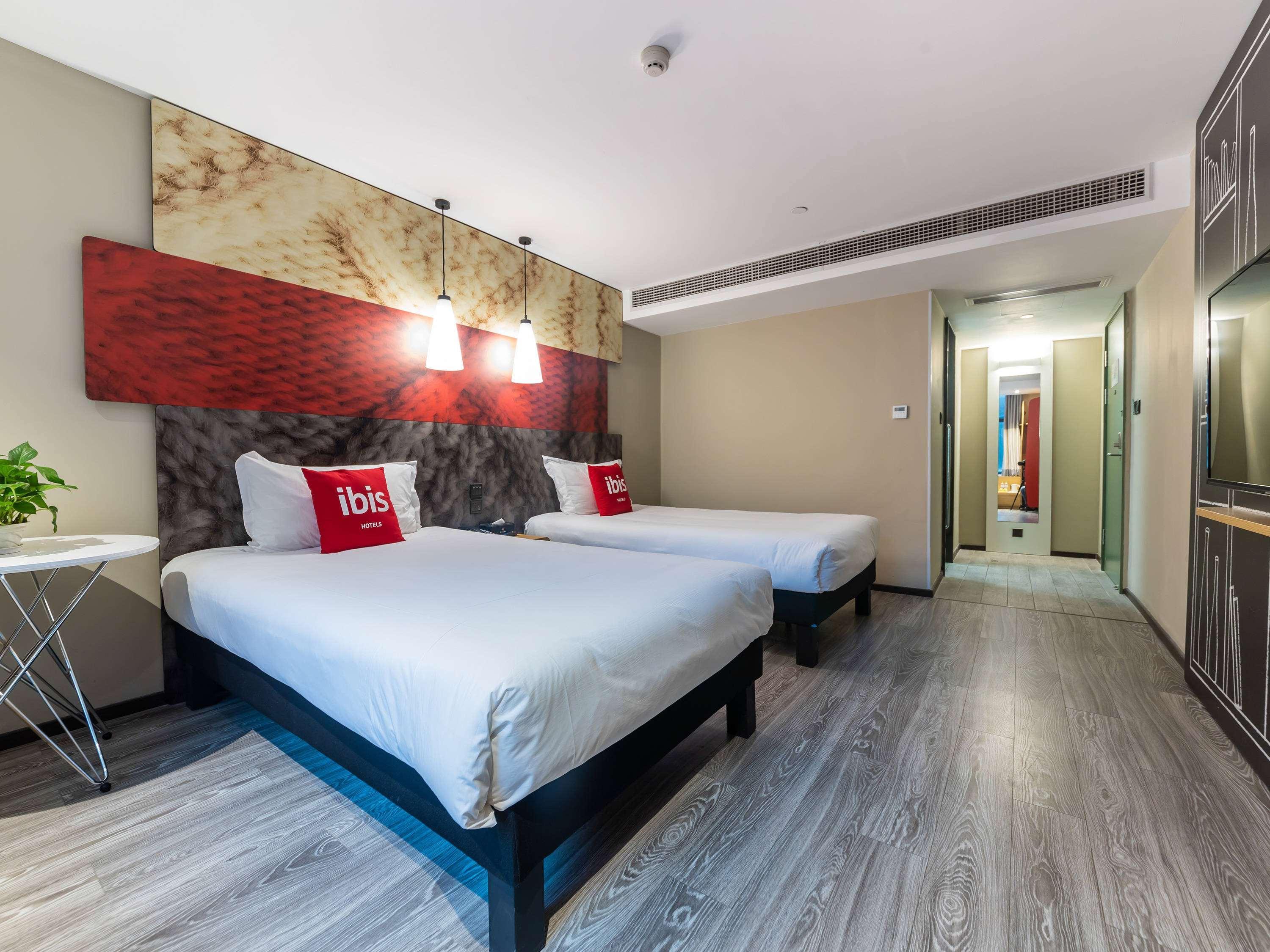 Ibis Chongqing Jiefangbei Pedestrian Street Hotel Dış mekan fotoğraf