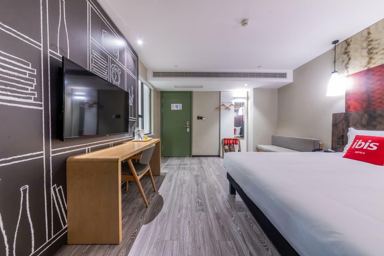 Ibis Chongqing Jiefangbei Pedestrian Street Hotel Dış mekan fotoğraf