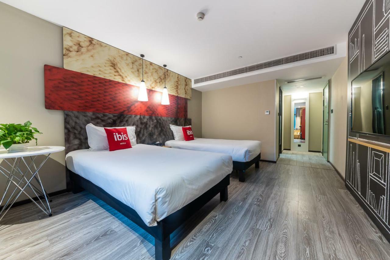 Ibis Chongqing Jiefangbei Pedestrian Street Hotel Dış mekan fotoğraf