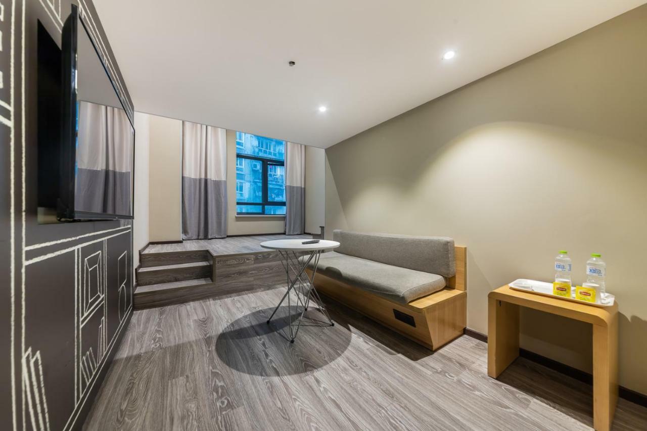 Ibis Chongqing Jiefangbei Pedestrian Street Hotel Dış mekan fotoğraf