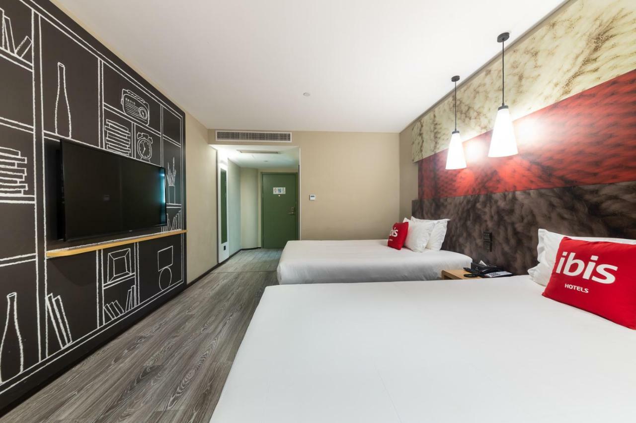 Ibis Chongqing Jiefangbei Pedestrian Street Hotel Dış mekan fotoğraf