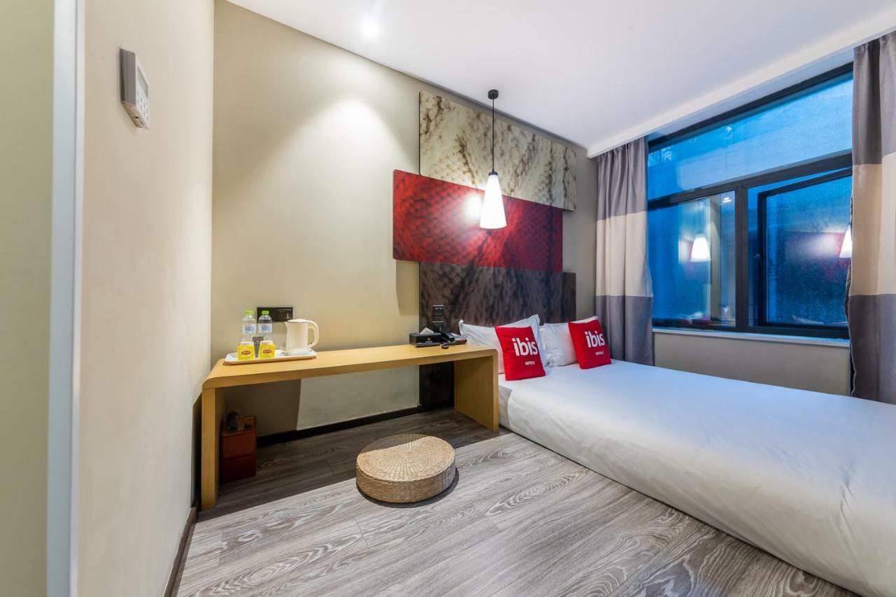 Ibis Chongqing Jiefangbei Pedestrian Street Hotel Dış mekan fotoğraf
