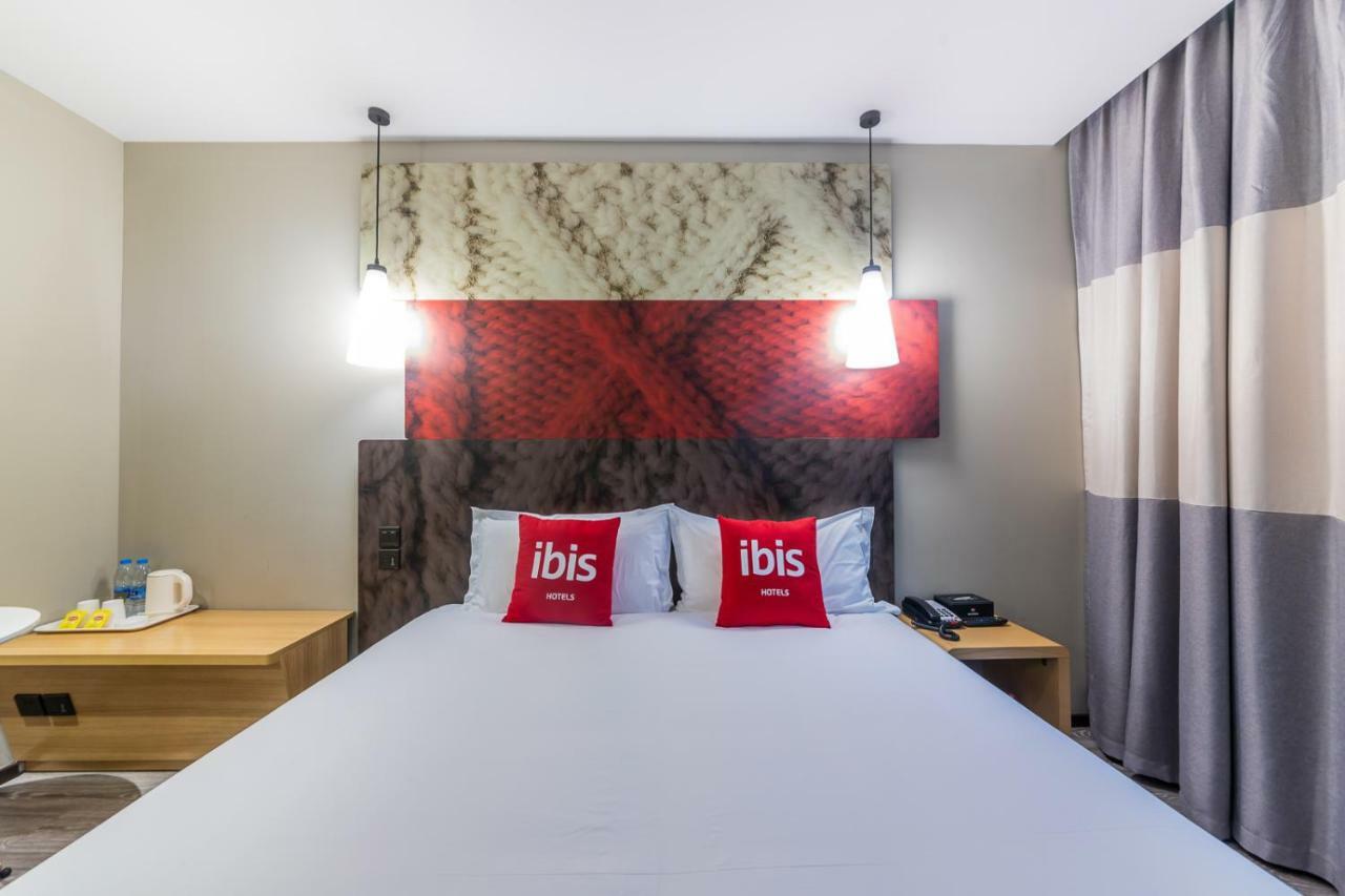 Ibis Chongqing Jiefangbei Pedestrian Street Hotel Dış mekan fotoğraf